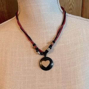 NEW LISTING  CHIC NECKLACE